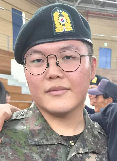 20대 남성 고객이 AI 증명사진 제작에 사용한 일상 사진 (3번째 사진)