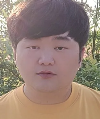 30대 남성 고객이 AI 증명사진 제작에 사용한 일상 사진 (1번째 사진)