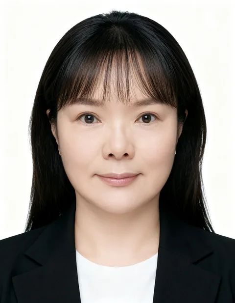 50대 이상 여성 고객의 인핸즈 AI 증명사진 제작 결과 (5번째 사진)