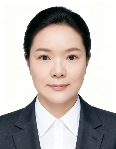 50대 이상 여성 고객의 인핸즈 AI 증명사진 제작 결과 (3번째 사진)