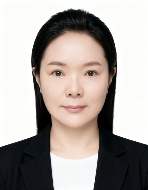50대 이상 여성 고객의 인핸즈 AI 증명사진 제작 결과 (4번째 사진)