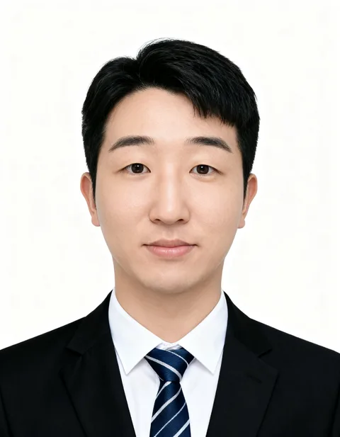 30대 남성 고객의 인핸즈 AI 증명사진 제작 결과 (2번째 사진)