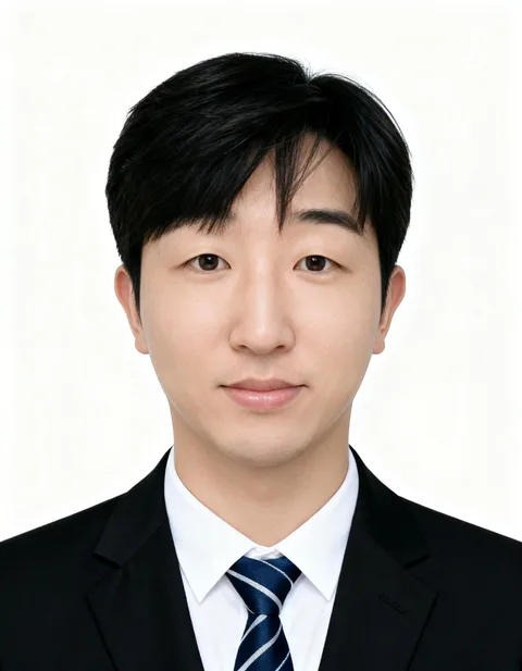 30대 남성 고객의 인핸즈 AI 증명사진 제작 결과 (3번째 사진)