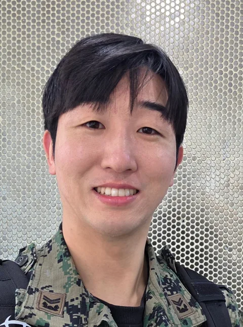 30대 남성 고객이 AI 증명사진 제작에 사용한 일상 사진 (2번째 사진)