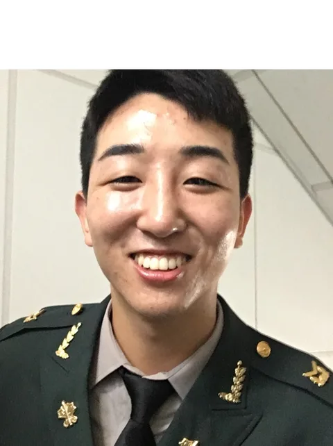 30대 남성 고객이 AI 증명사진 제작에 사용한 일상 사진 (3번째 사진)