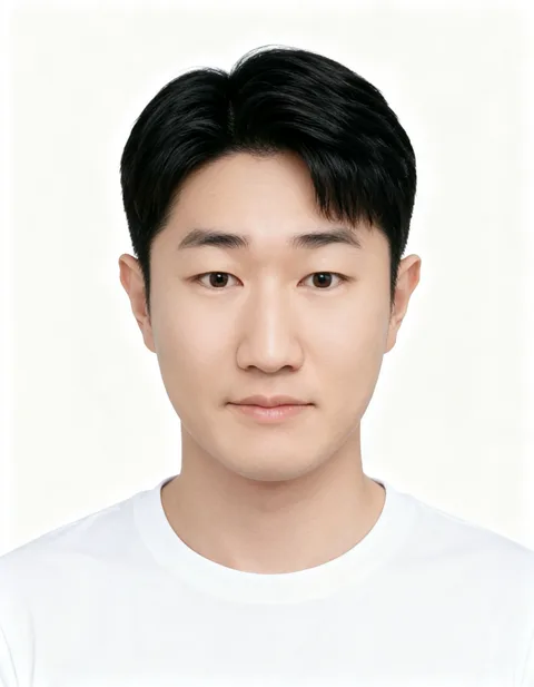 20대 남성 고객의 인핸즈 AI 증명사진 제작 결과 (3번째 사진)
