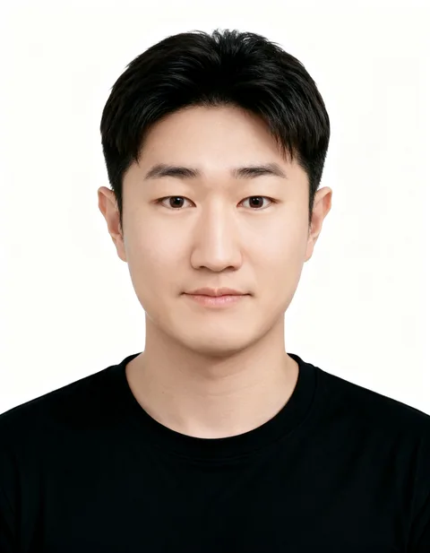 20대 남성 고객의 인핸즈 AI 증명사진 제작 결과 (5번째 사진)