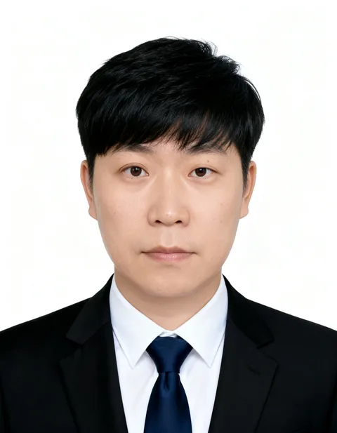 40대 남성 고객의 인핸즈 AI 증명사진 제작 결과 (4번째 사진)
