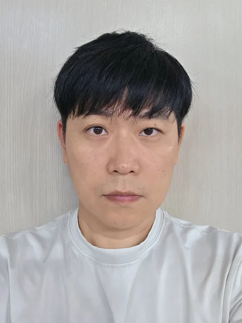40대 남성 고객이 AI 증명사진 제작에 사용한 일상 사진 (2번째 사진)