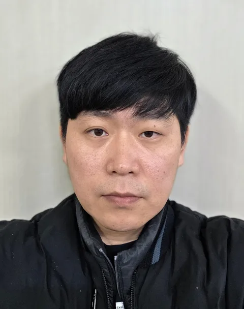 40대 남성 고객이 AI 증명사진 제작에 사용한 일상 사진 (3번째 사진)